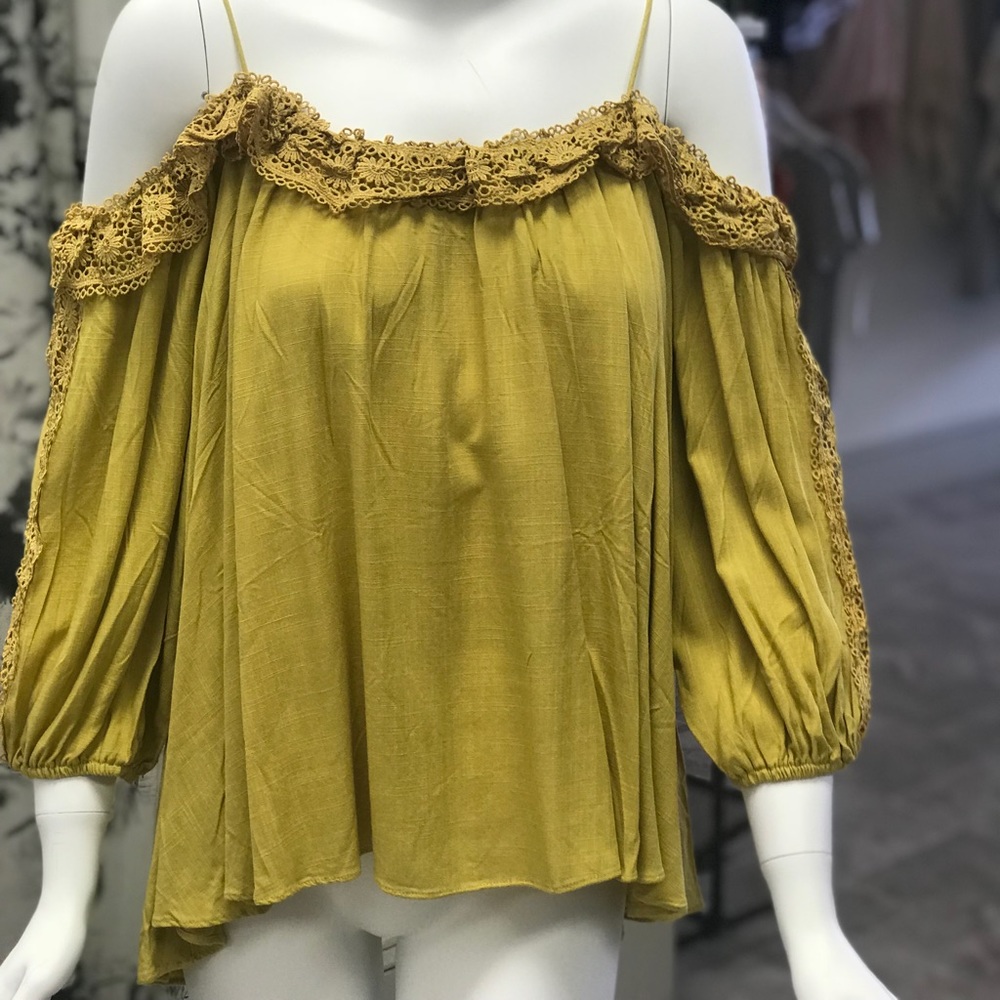 Karlie mustard Off the shoulder